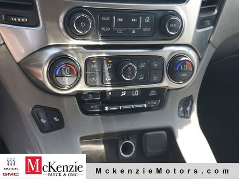 Used 2016 Chevrolet Suburban LT RWD image 20