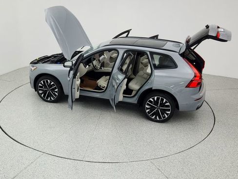 New 2026 Volvo XC60 B5 Ultra w/ Protection Package Premier image 40