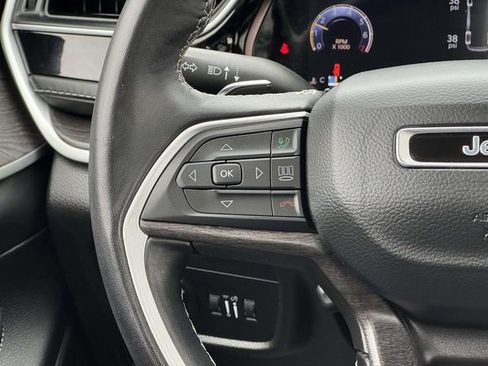 Used 2022 Jeep Grand Cherokee L Limited w/ Luxury Tech Group II image 28