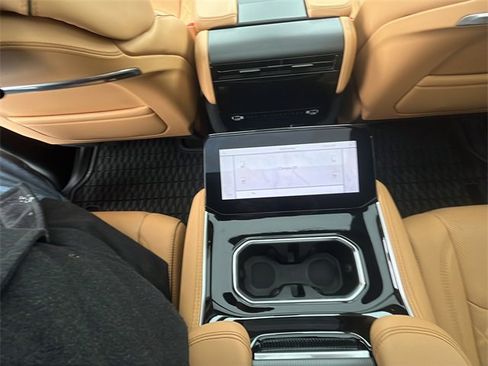 Used 2025 Jeep Grand Wagoneer Series III w/ Rear Seat Video Group 1 image 37