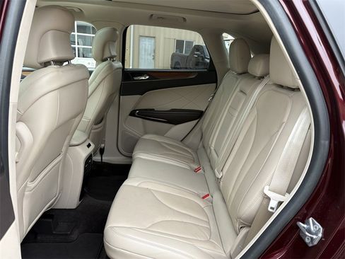 Used 2018 Lincoln MKC Select w/ Select Plus Package image 21