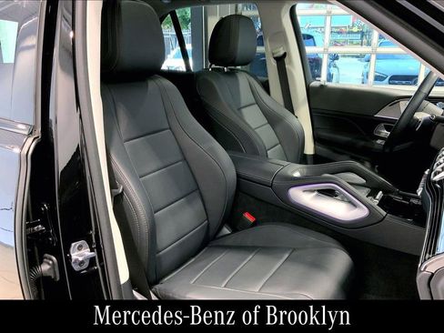 Used 2024 Mercedes-Benz GLE 450 4MATIC image 11