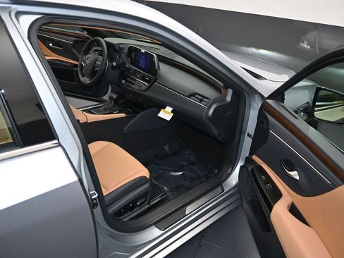 New 2025 Lexus ES 350 350 image 12
