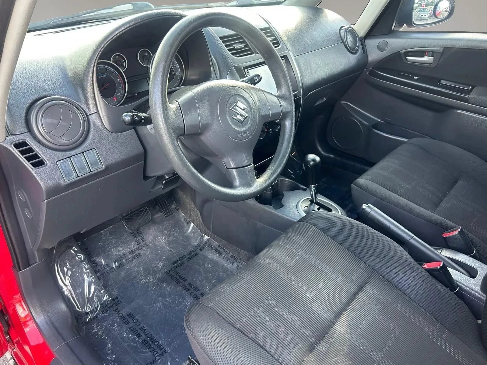 Used 2010 Suzuki SX4 Hatchback FWD image 5