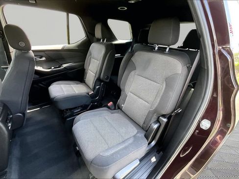Used 2023 Chevrolet Traverse LT AWD/4WD image 19