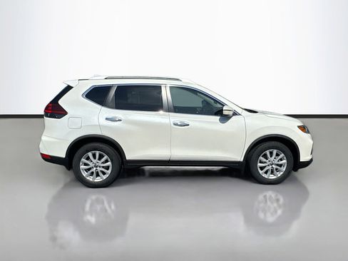 Used 2018 Nissan Rogue SV FWD image 8