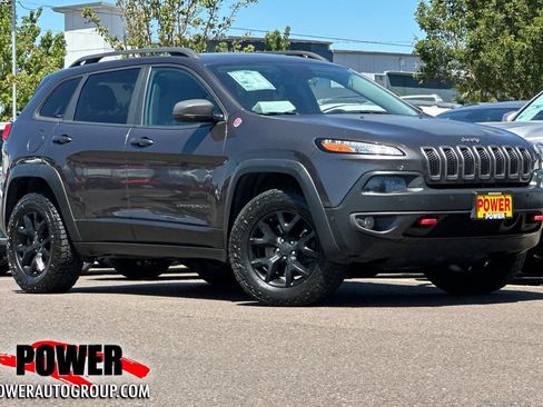 Used 2017 Jeep Cherokee Trailhawk AWD/4WD image 1