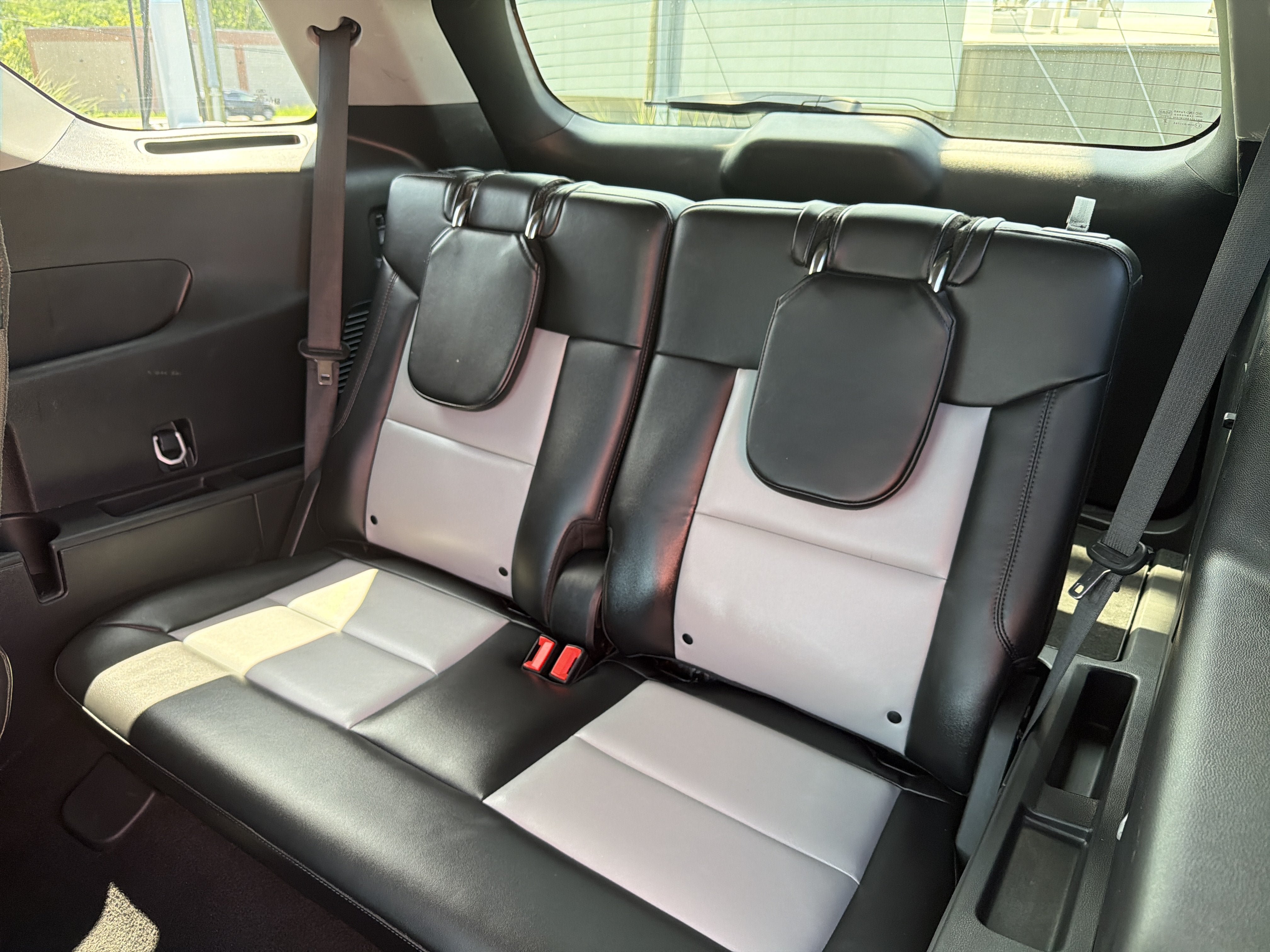 Used 2023 Ford Explorer XLT w/ Equipment Group 202A AWD/4WD image 27