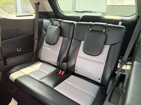 Used 2023 Ford Explorer XLT w/ Equipment Group 202A AWD/4WD image 27