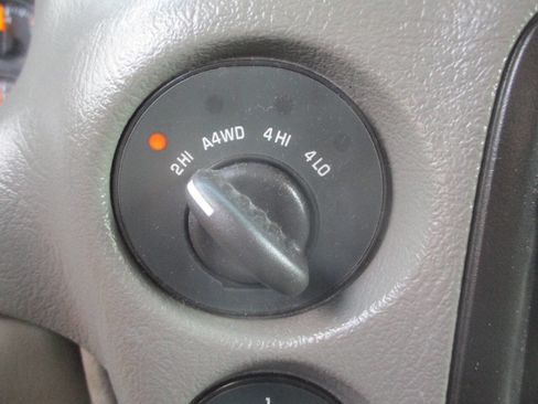 Used 2002 Chevrolet TrailBlazer LT w/ Preferred Equipment Group image 11