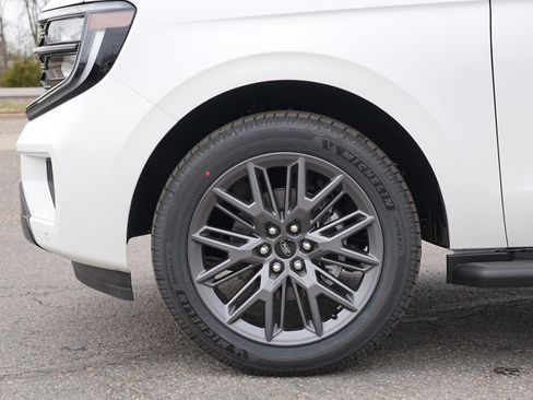 New 2026 Ford Expedition Platinum AWD/4WD image 13