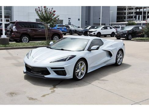 Used 2021 Chevrolet Corvette Stingray Premium Conv w/ Z51 Performance Package RWD image 3
