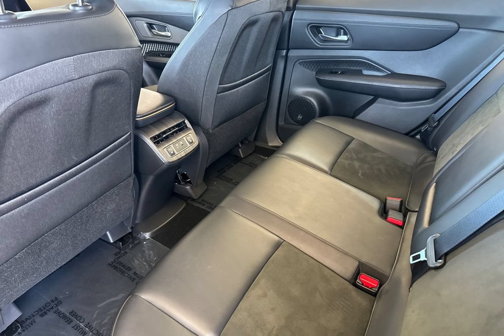 Used 2023 Nissan Ariya FWD image 11