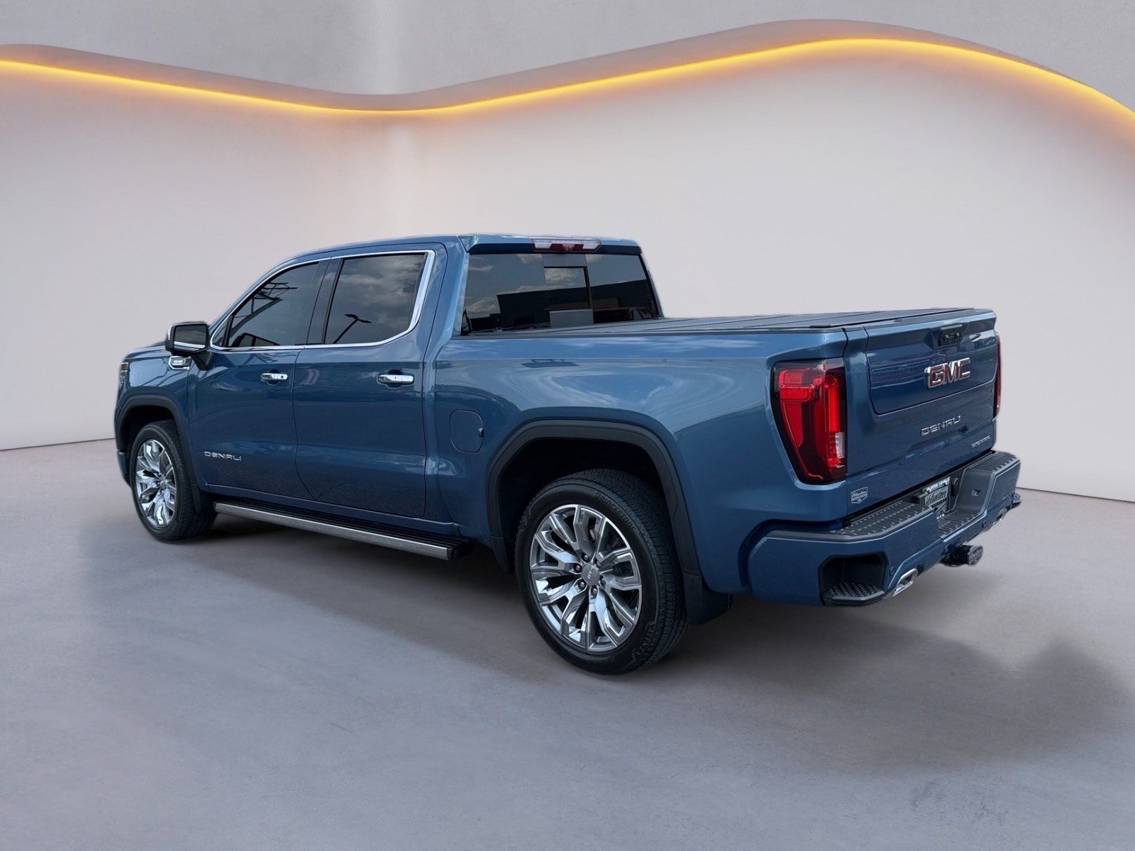 Used 2025 GMC Sierra 1500 Denali AWD/4WD image 5