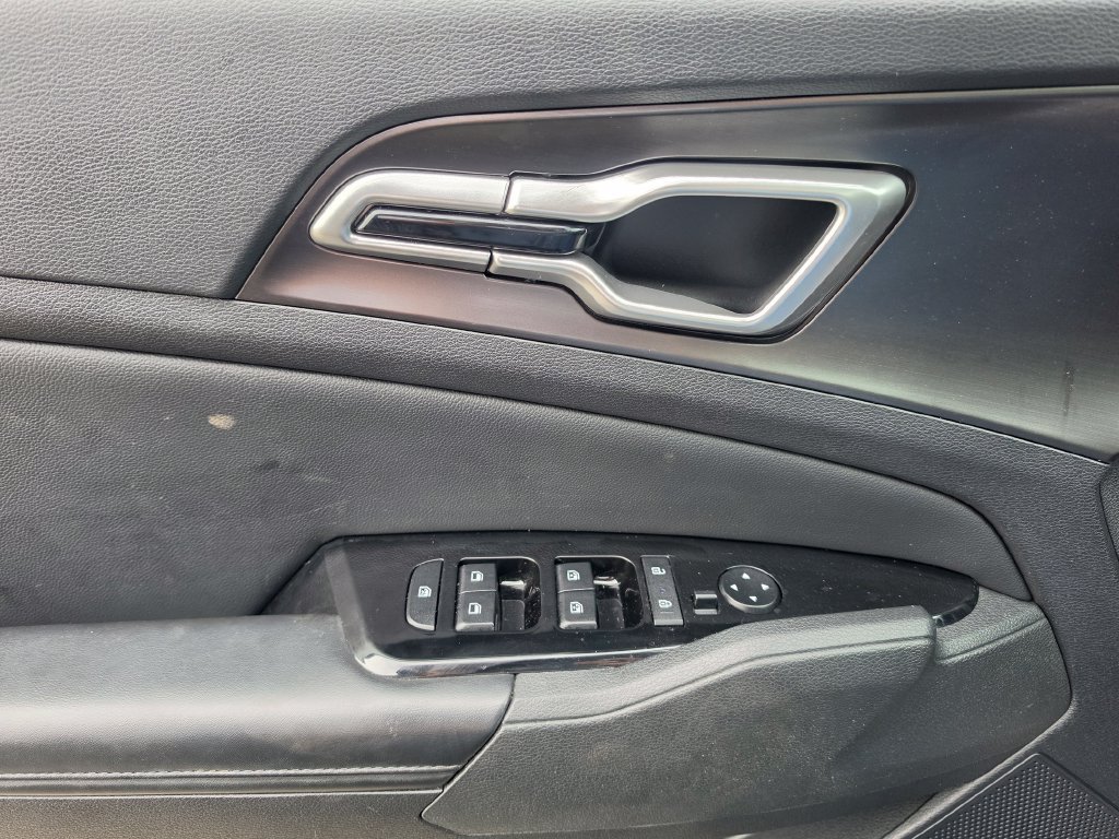 Used 2024 Kia Sportage EX FWD image 19