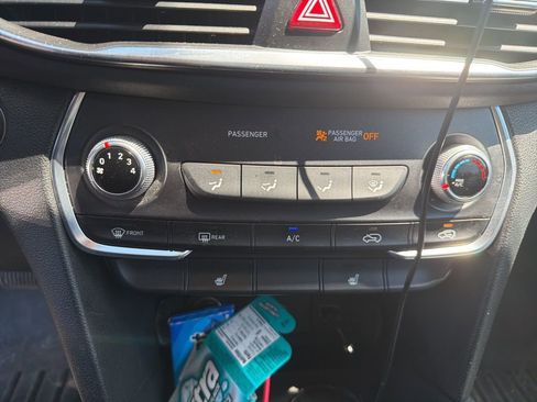 Used 2020 Hyundai Santa Fe SEL w/ Cargo Package image 12