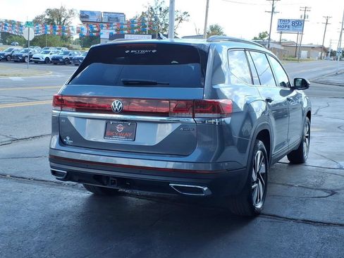 Used 2025 Volkswagen Atlas SE AWD/4WD image 4