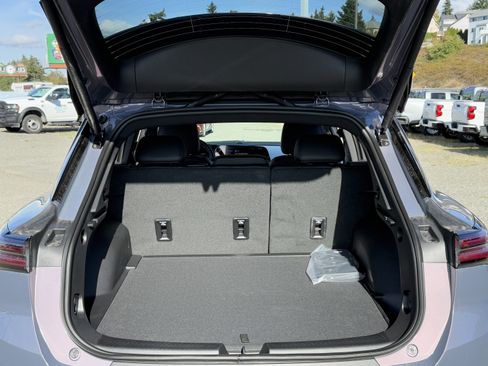 New 2026 Chevrolet Equinox EV LT image 39