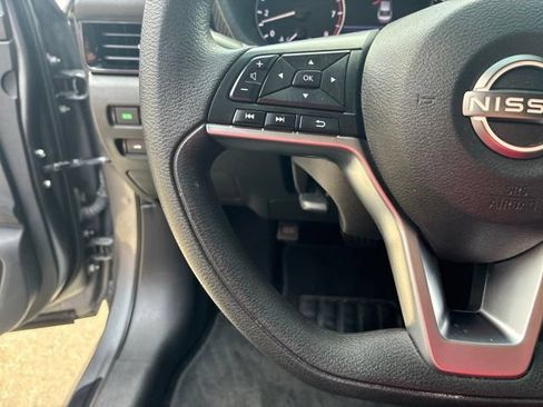 Used 2024 Nissan Sentra SV FWD image 22