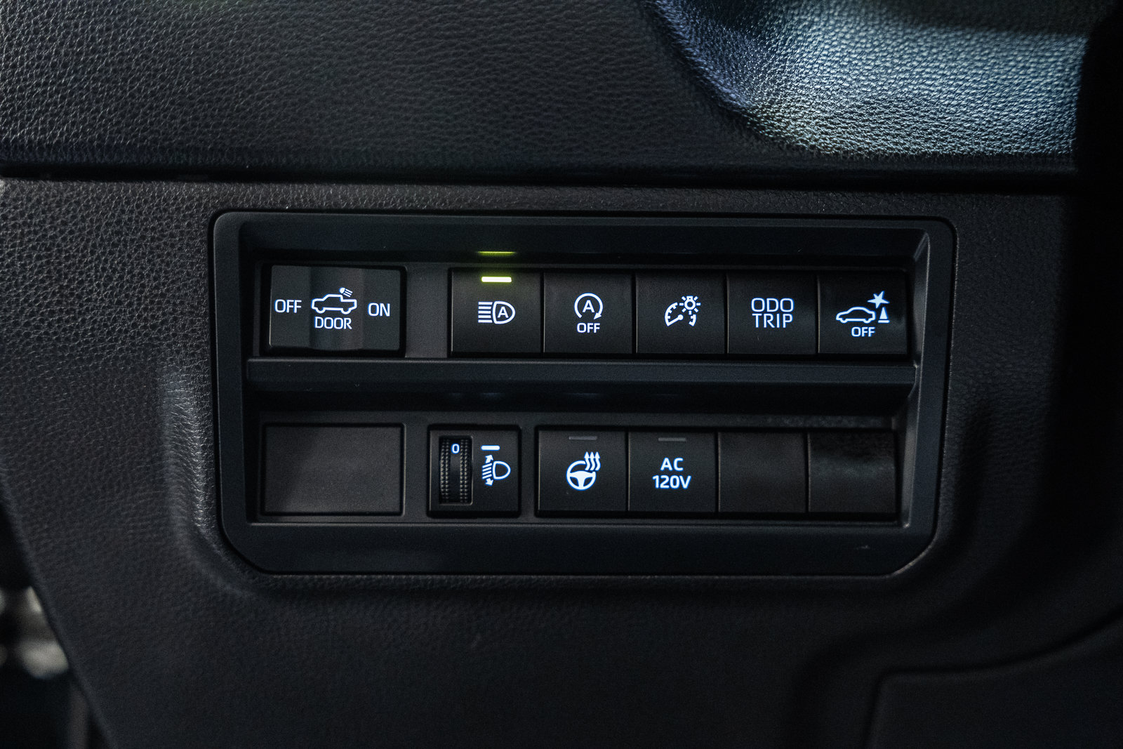 Used 2025 Toyota Tundra SR5 w/ SR5 Premium Package AWD/4WD image 45