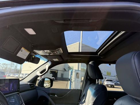 Used 2024 Lexus LX 600 4WD w/ Luxury Package image 20