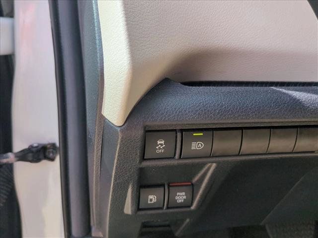 Used 2024 Toyota Sienna XLE FWD image 12