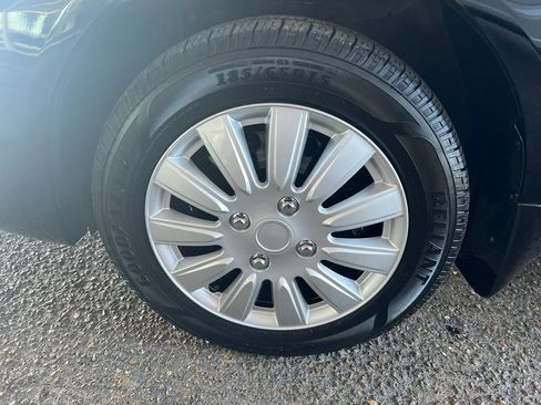 Used 2018 Nissan Versa S FWD image 7