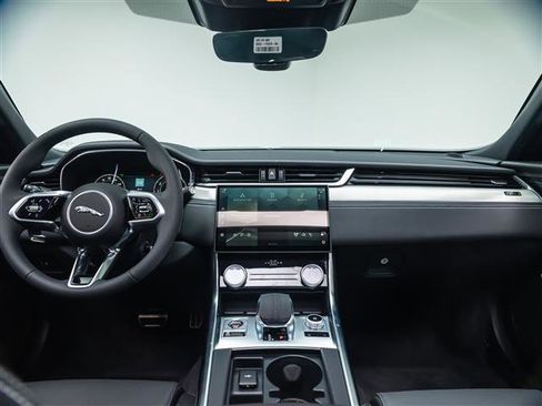 New 2024 Jaguar XF R-Dynamic SE AWD/4WD image 20