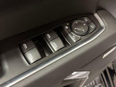 New 2026 GMC Sierra 1500 SLT image 23