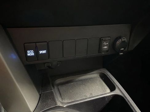 Used 2018 Toyota RAV4 XLE image 22