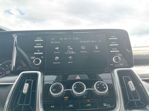 Used 2023 Kia Sorento LX image 27