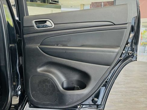 Used 2021 Jeep Grand Cherokee Laredo X AWD/4WD image 38