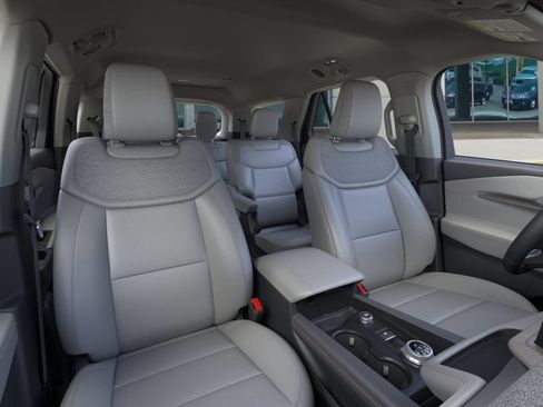 New 2026 Ford Explorer Active w/ Active Comfort Package RWD image 10