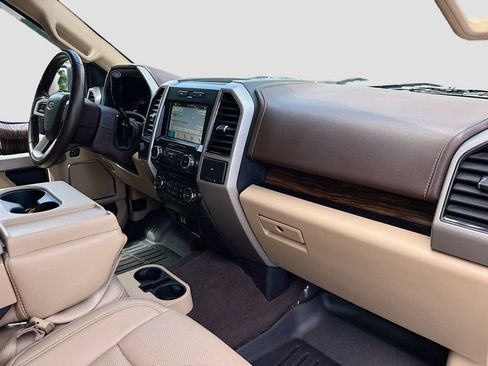 Used 2018 Ford F150 Lariat image 22