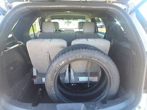 Used 2012 Ford Explorer XLT FWD image 9