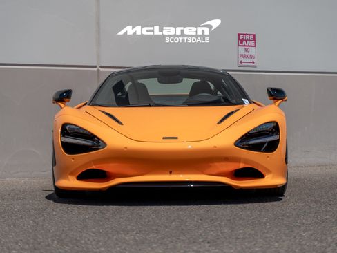 New 2026 McLaren 750S image 10