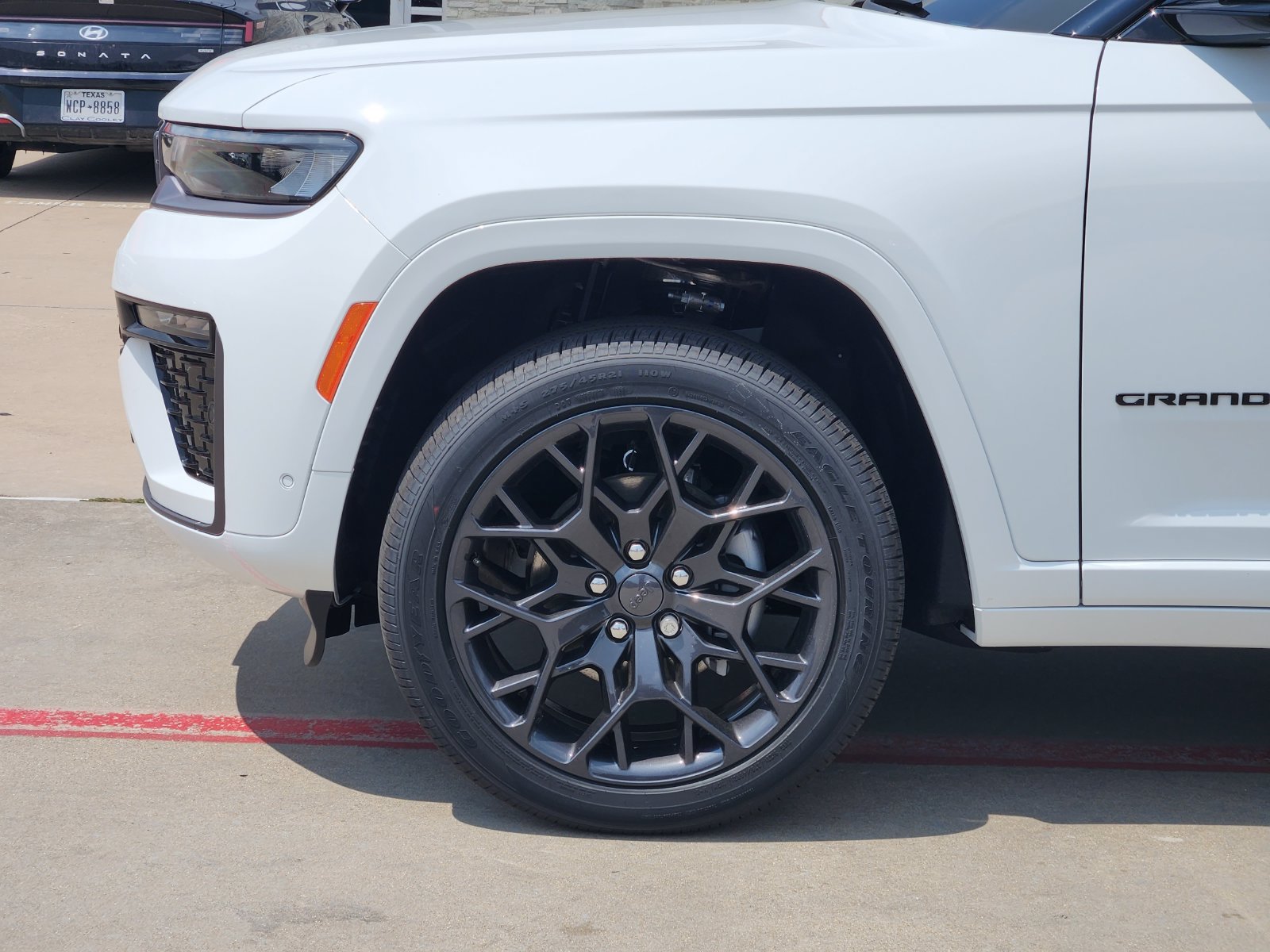 New 2026 Jeep Grand Cherokee Summit w/ Obsidian Package AWD/4WD image 10