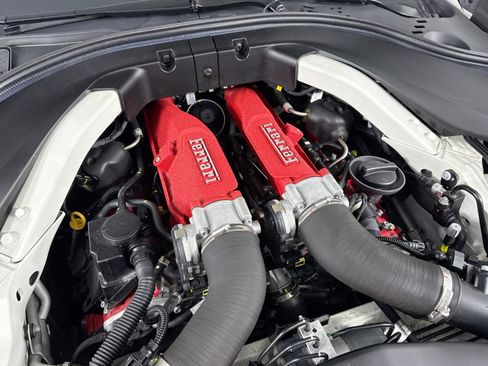 Used 2023 Ferrari Roma RWD image 34
