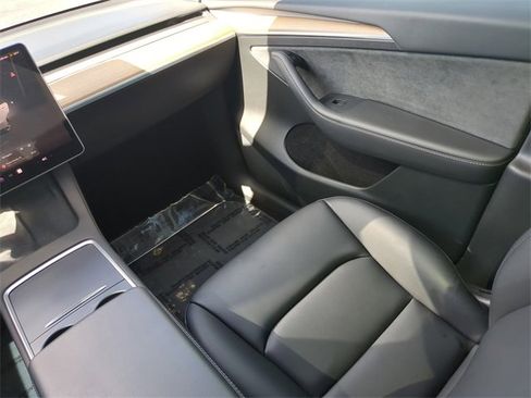 Used 2023 Tesla Model Y Long Range image 19