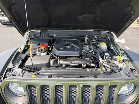Used 2023 Jeep Wrangler Unlimited Rubicon AWD/4WD image 36