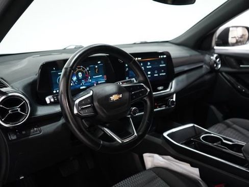 Used 2025 Chevrolet Equinox LT FWD image 16