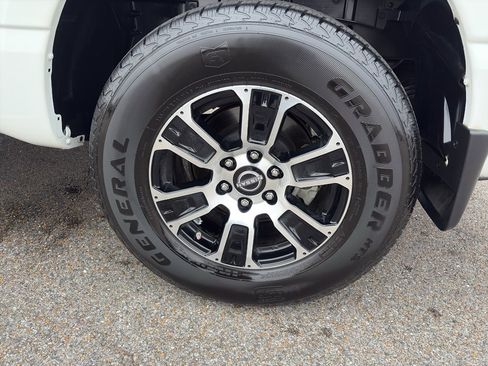 Used 2024 Nissan Titan SV w/ Accessory Utility Package image 9