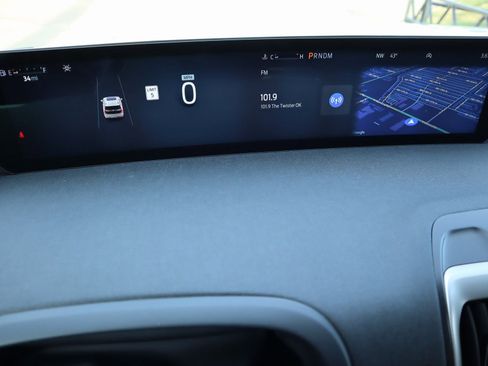 New 2025 Ford Expedition Active image 4