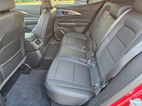 Used 2025 Chevrolet Equinox EV LT FWD image 19