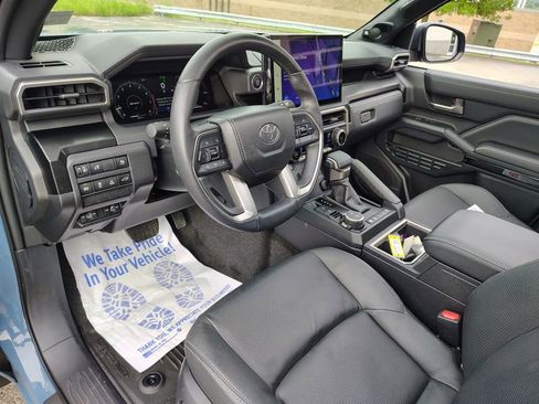 Used 2025 Toyota 4Runner Limited w/ Tow Technology Package AWD/4WD image 18
