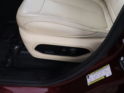 Used 2023 Jeep Grand Cherokee L Limited AWD/4WD image 29