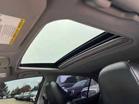 Used 2020 Toyota Camry XLE image 18