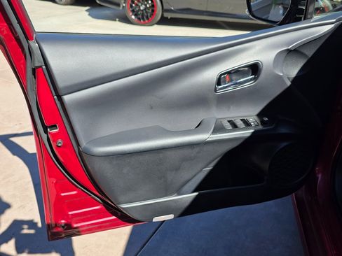 Used 2020 Toyota Prius Prime LE image 24