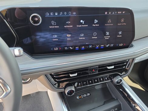 New 2025 Chevrolet Suburban Premier image 10