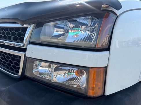 Used 2007 Chevrolet Silverado 2500 LT w/ Onstar Plus Package AWD/4WD image 11